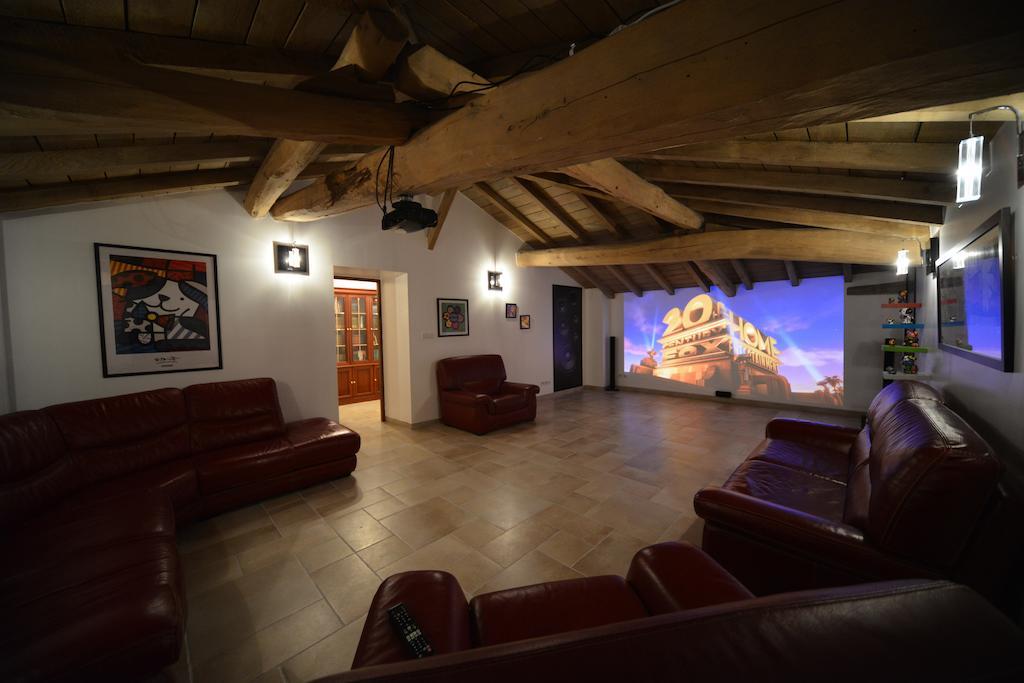 Domaine De La Garde Bed & Breakfast Vonnas Ngoại thất bức ảnh